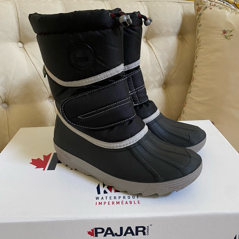 Pajar Milo kids Boots size 4Y